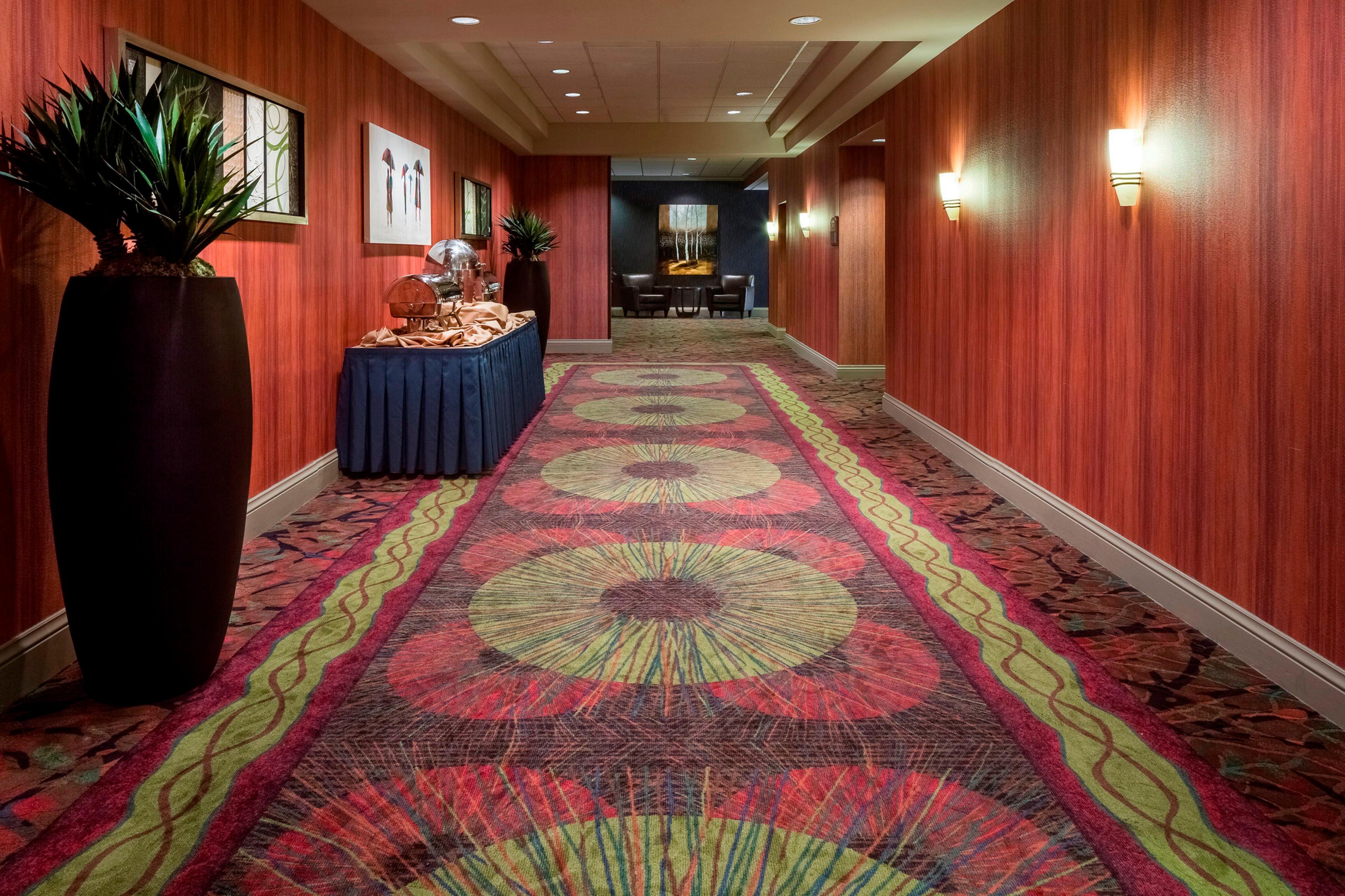 Holiday Inn Dubuque/Galena By Ihg Bagian luar foto