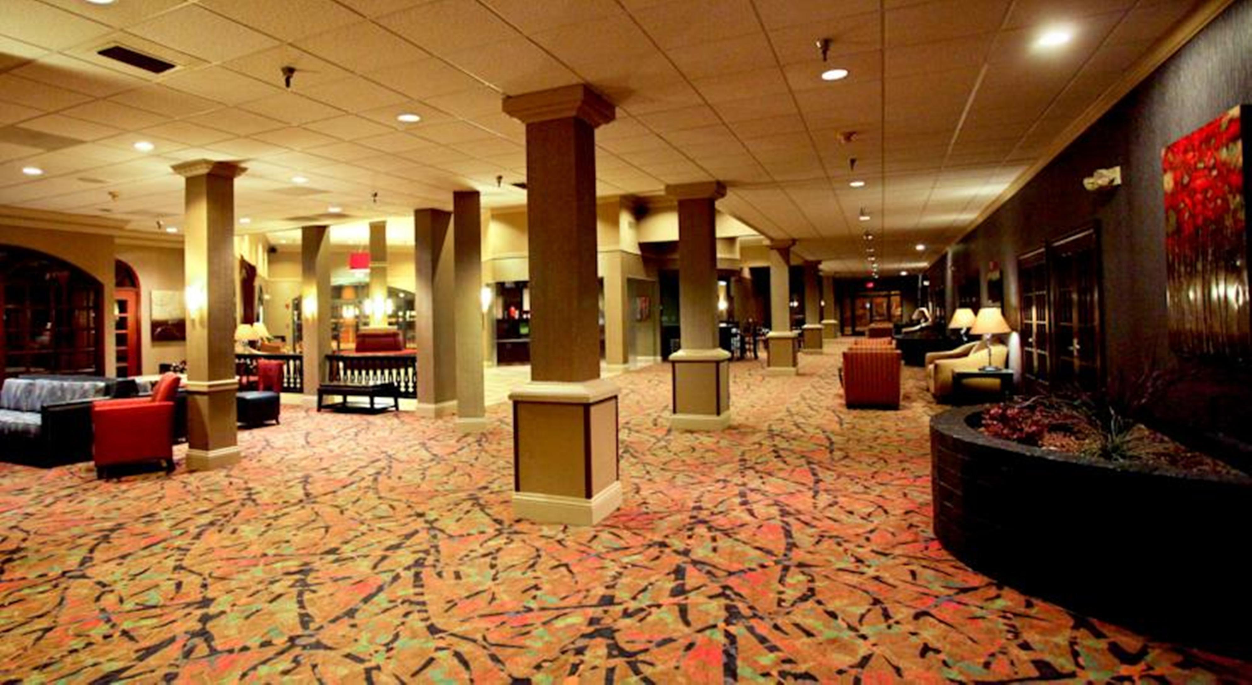 Holiday Inn Dubuque/Galena By Ihg Bagian luar foto