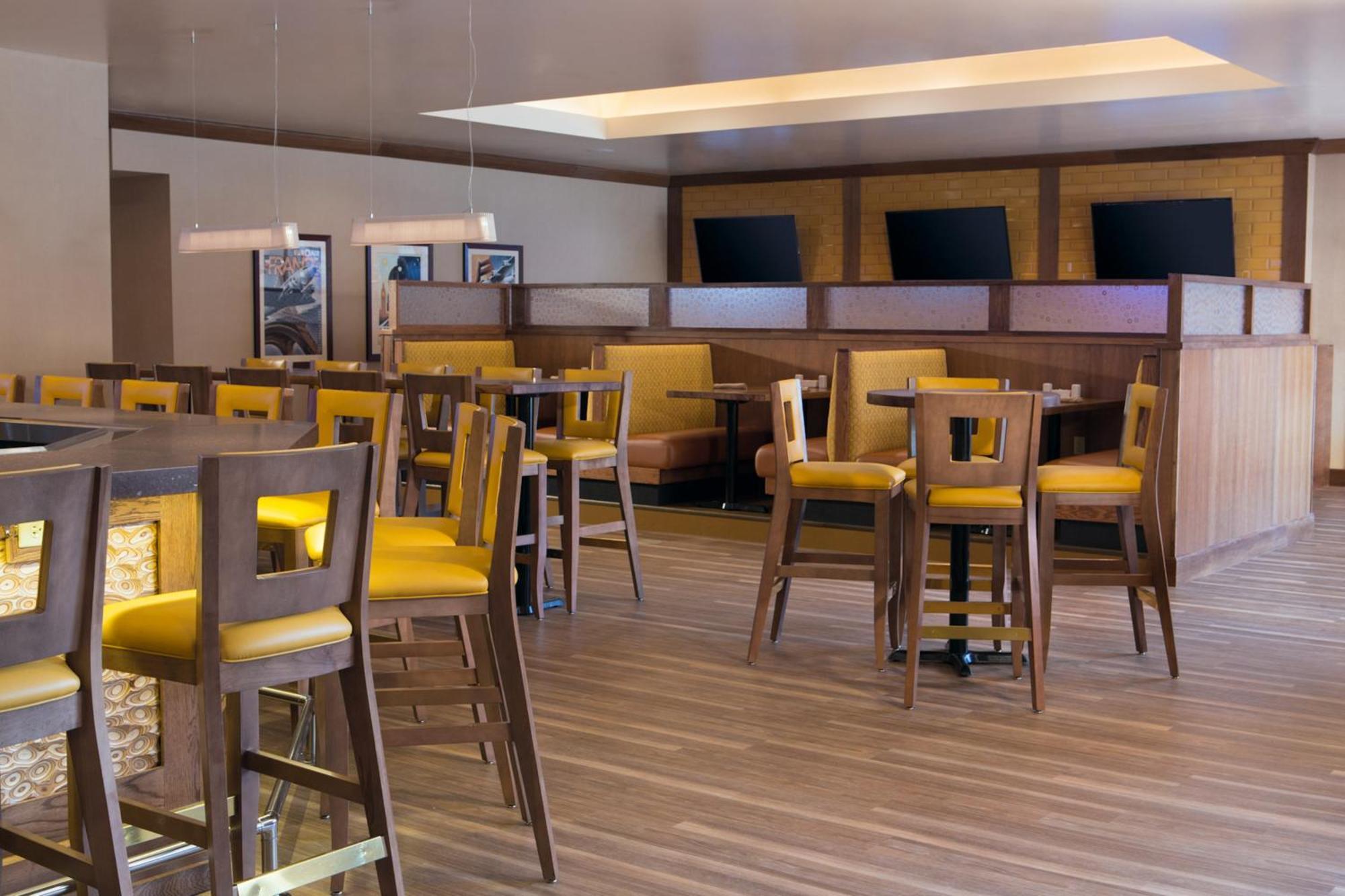 Holiday Inn Dubuque/Galena By Ihg Bagian luar foto