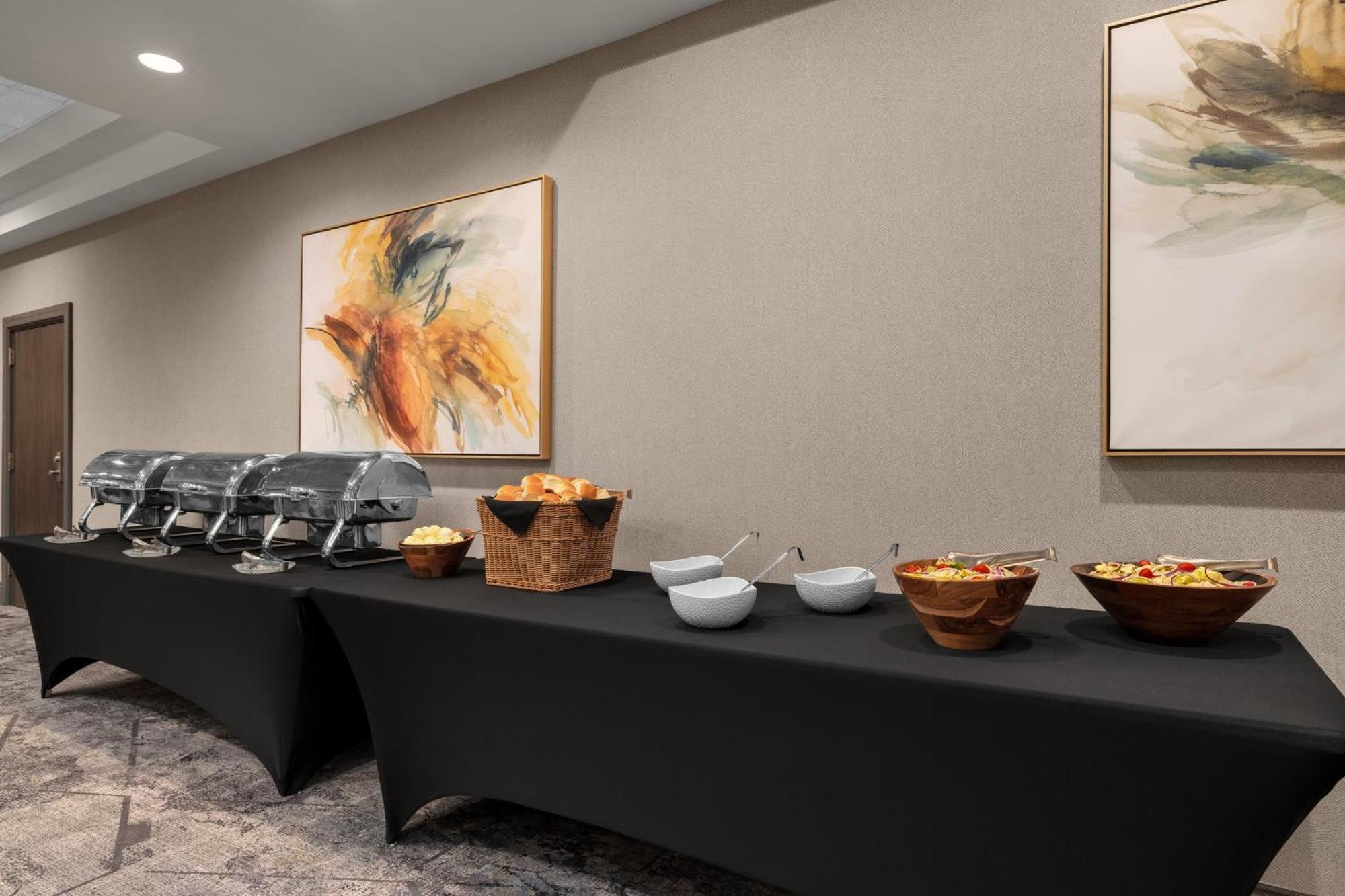 Holiday Inn Dubuque/Galena By Ihg Bagian luar foto
