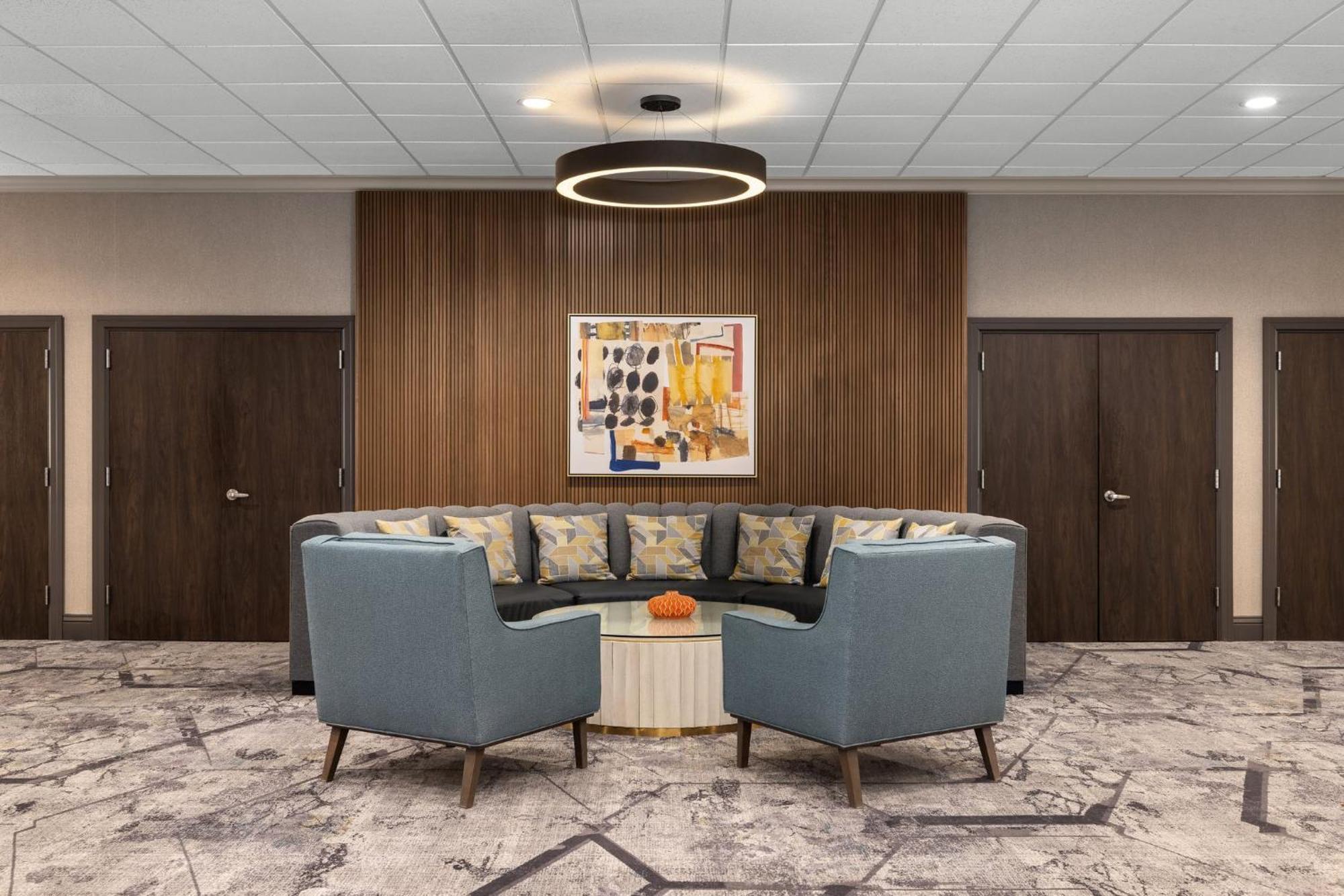 Holiday Inn Dubuque/Galena By Ihg Bagian luar foto
